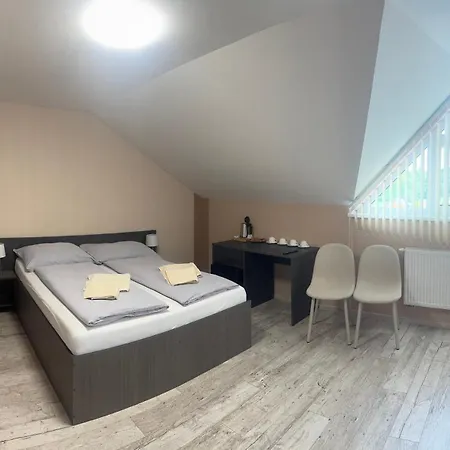 Rekreačné Zariadenie Kamenný Potok Affittacamere 3*